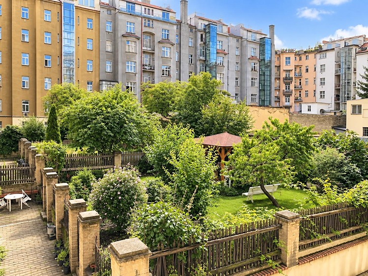 Pronájem bytu 3+kk, 77 m² (16 z 16)