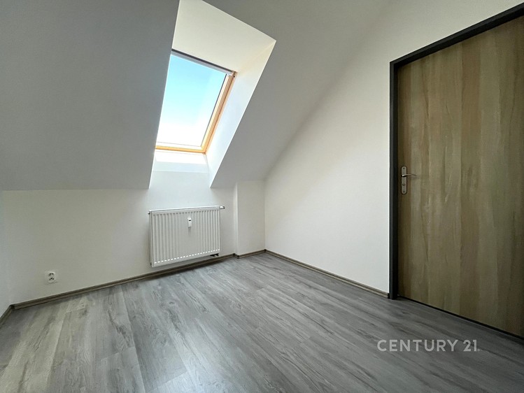 Pronájem bytu 1+kk, 38 m² (5 z 7)