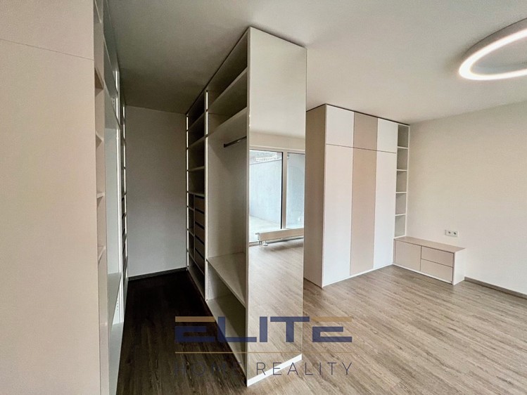 Pronájem bytu 3+kk, 106 m² (8 z 31)