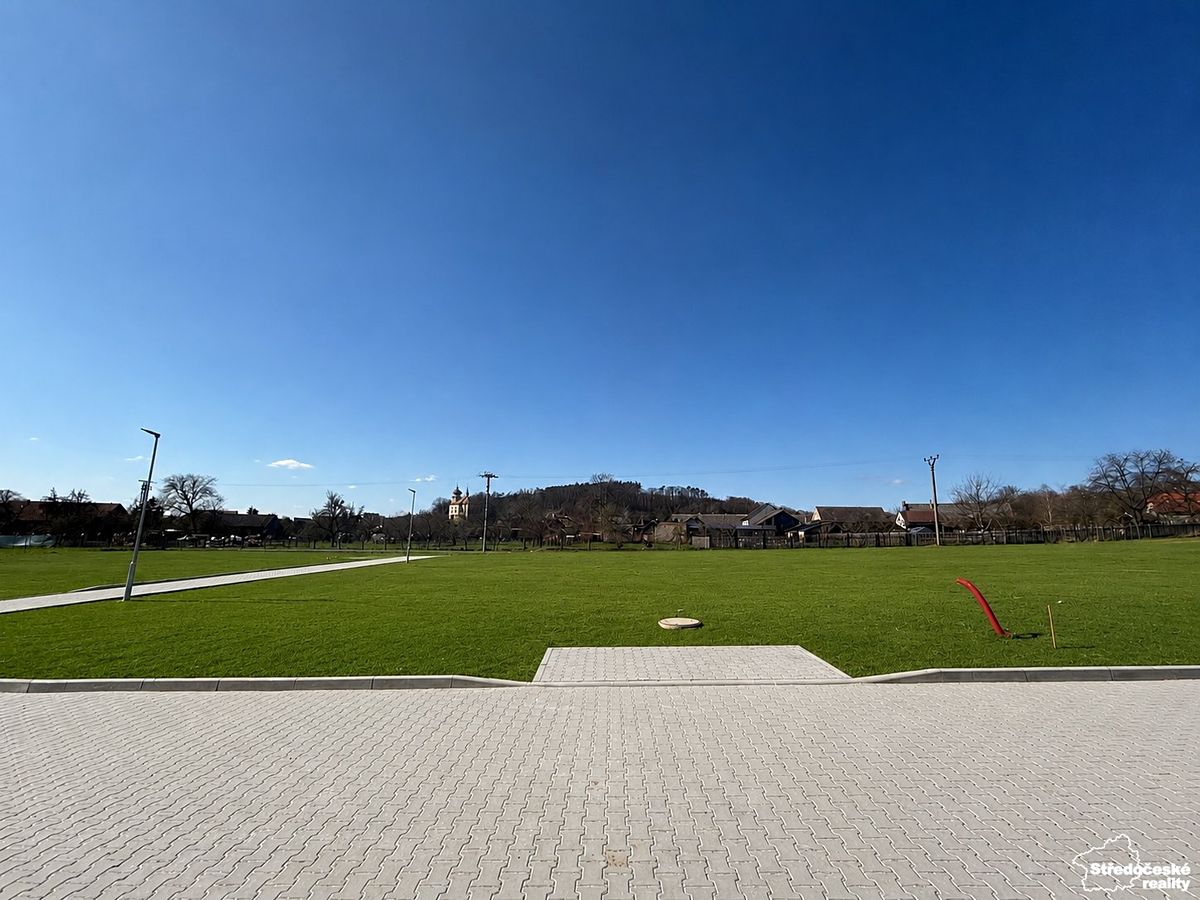 Prodej stavebního pozemku 1026 m², Žerčice – fotka 1 z 3