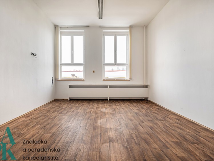 Комерційне приміщення в оренду, 30 м² (1 з 4)