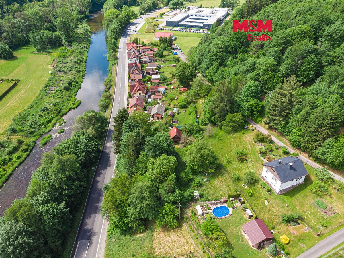 Prodej stavebního pozemku 1977 m², Líšný – fotka 1 z 3