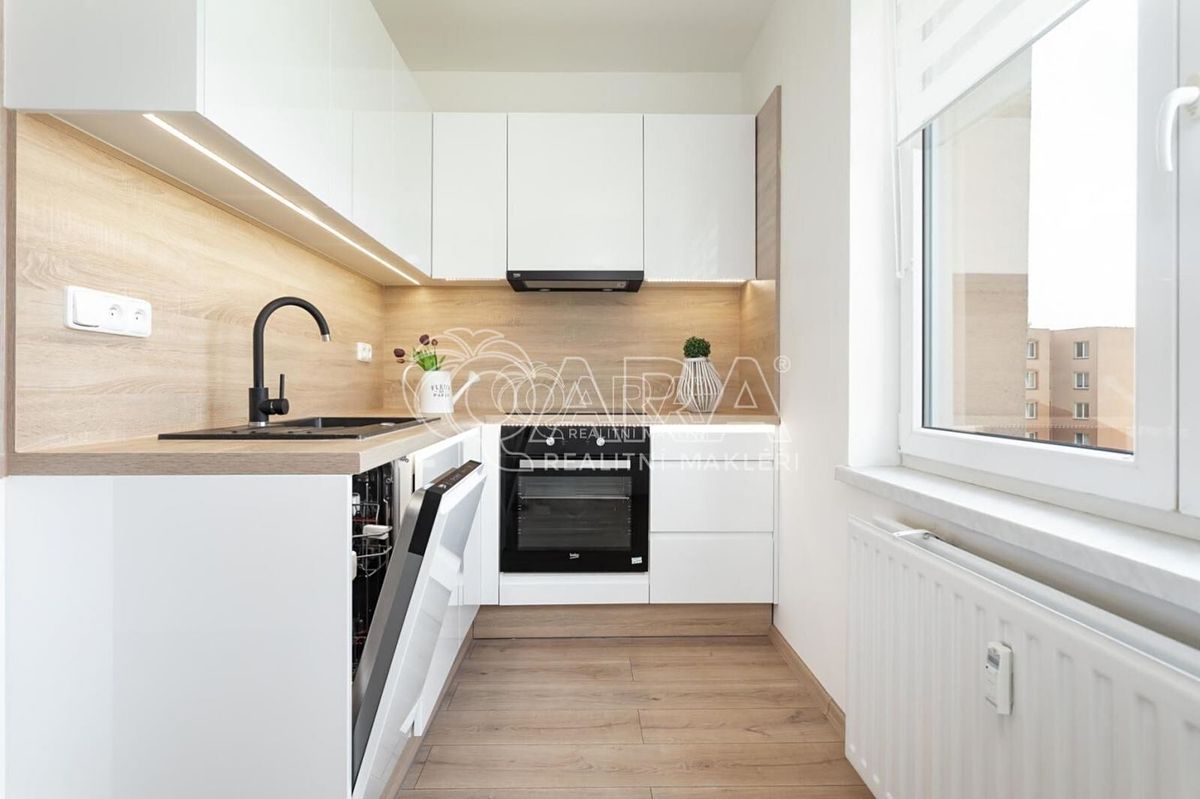 Pronájem bytu 1+1 38 m²