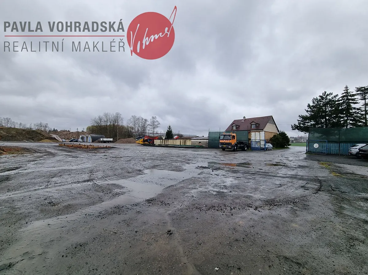 Pronájem komerčního pozemku 600 m²