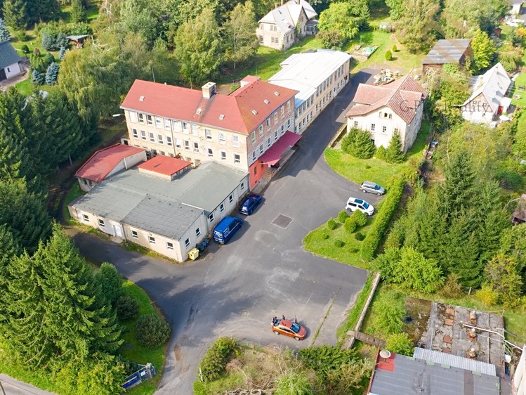 Комерційне приміщення на продаж, 4 560 м² (1 з 18)
