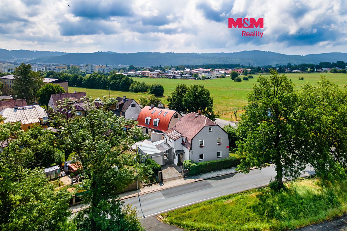 Prodej rodinného domu 206 m², pozemek 499 m², Karlovy Vary – fotka 1 z 3