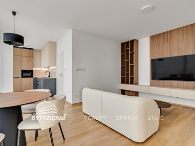 Pronájem bytu 2+kk 58 m²