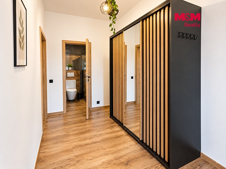 Pronájem bytu 1+kk, 30 m² (5 z 9)