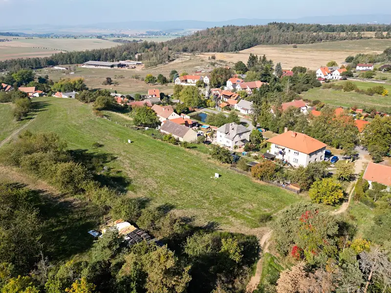 Prodej stavebního pozemku 5258 m², Daleké Dušníky – náhled fotky 1