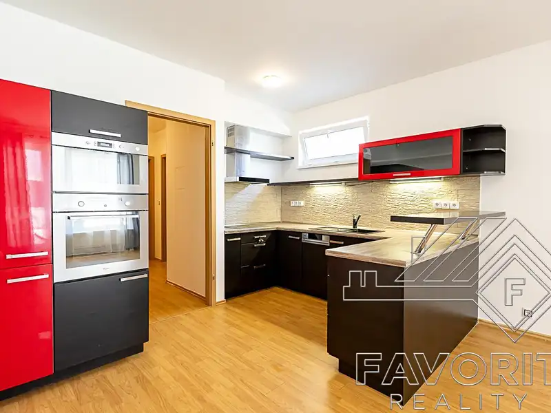 Pronájem bytu 2+kk 57 m², Praha – náhled fotky 1