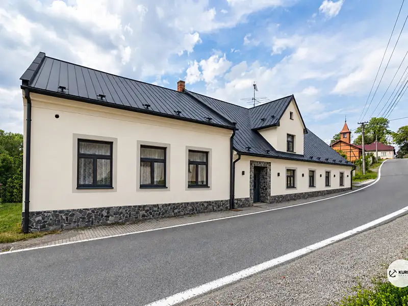 Prodej rodinného domu 305 m², pozemek 632 m², Hukvaldy – náhled fotky 1