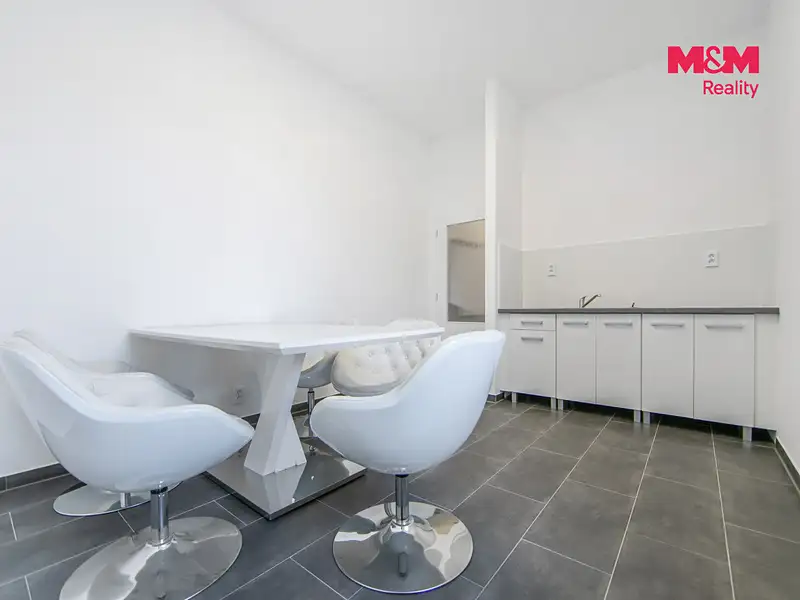 Pronájem kanceláře 29 m², Dobřany – náhled fotky 2
