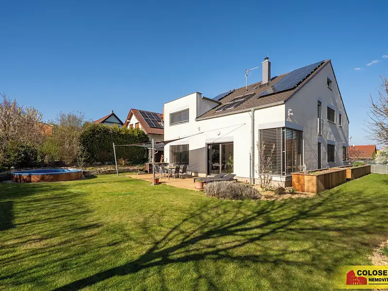 Prodej rodinného domu 287 m², pozemek 800 m², Bílovice nad Svitavou – náhled fotky 1