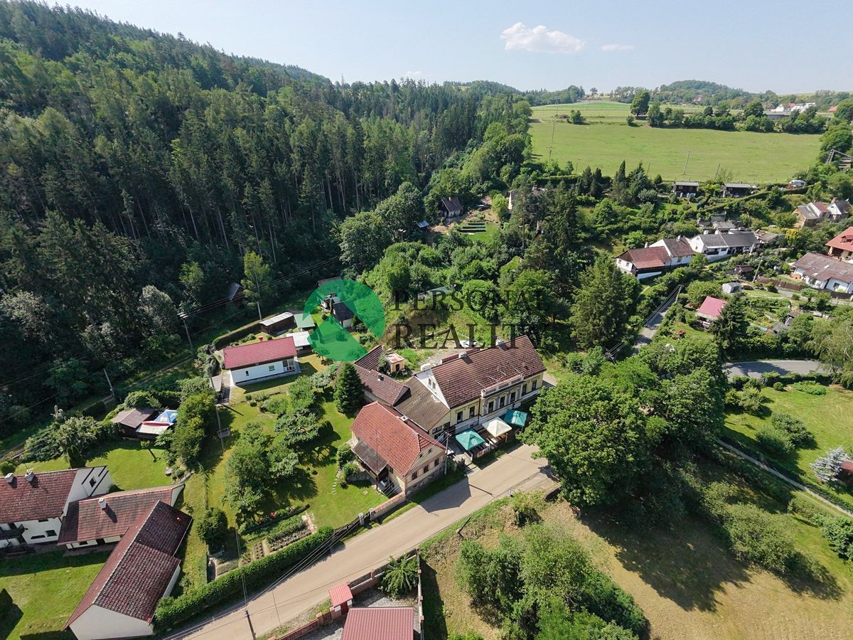 Prodej vícegeneračního domu 253 m², pozemek 2026 m², Zvíkovec – fotka 1 z 3