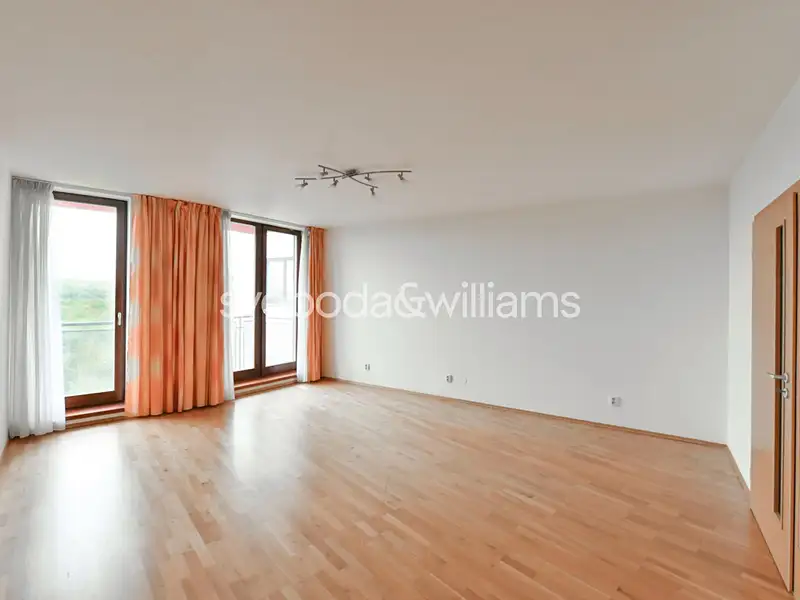 Pronájem bytu 2+kk 69 m², Praha – náhled fotky 1