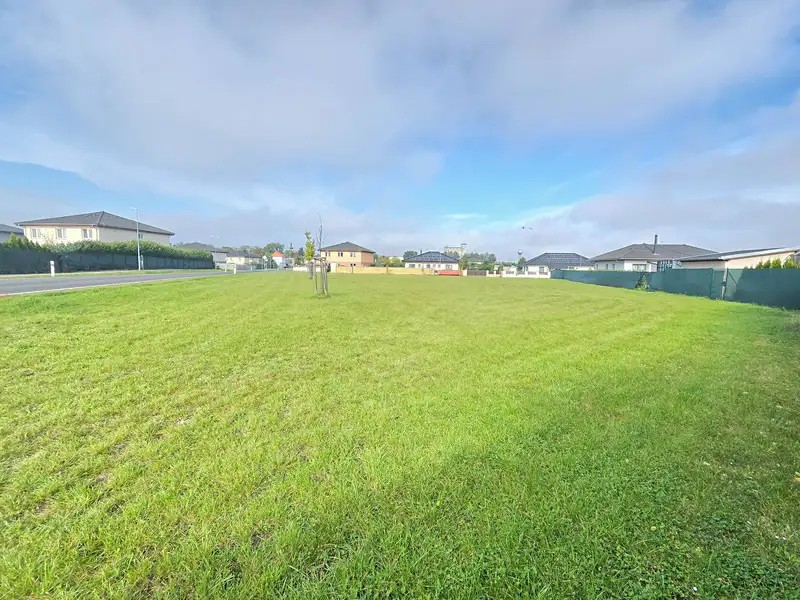 Prodej stavebního pozemku 2109 m², Chotětov – náhled fotky 2