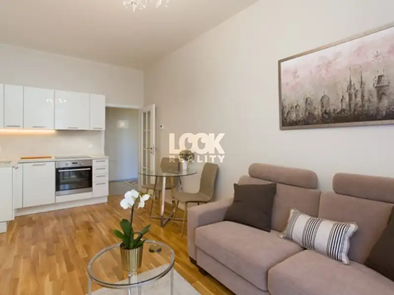 Pronájem bytu 2+kk 48 m², Praha – náhled fotky 1