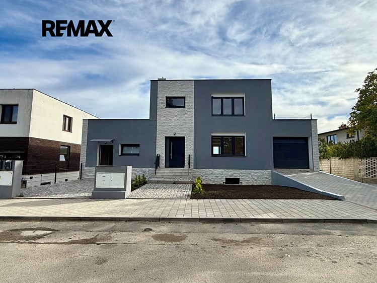 Квартира 4+1 на продаж, 150 м² (1 з 54)