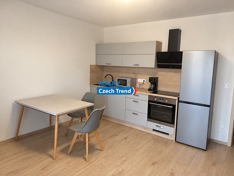 Квартира 1+kk в оренду, 38 м² (5 з 10)