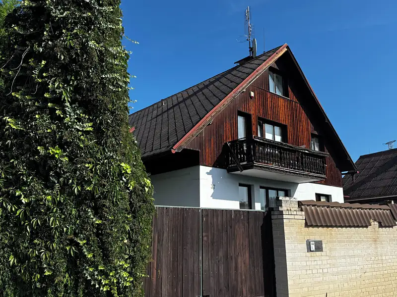 Prodej rodinného domu 366 m², pozemek 1873 m², Plzeň – náhled fotky 1
