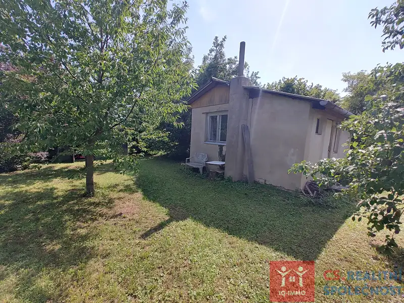 Prodej stavebního pozemku 1622 m², Znojmo – náhled fotky 1