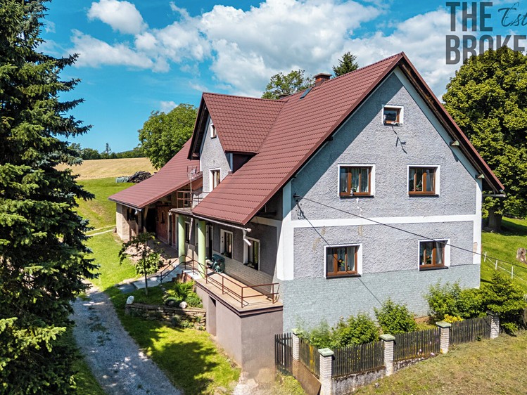 Haus zum Kauf, 242 m² (2 von 33)
