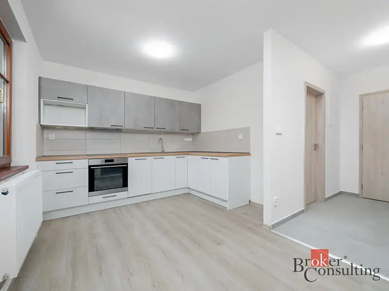 Pronájem bytu 1+1 37 m², Nový Bor – náhled fotky 1