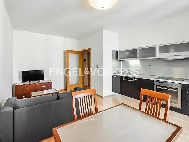 Pronájem bytu 2+kk 45 m², Praha – náhled fotky 2