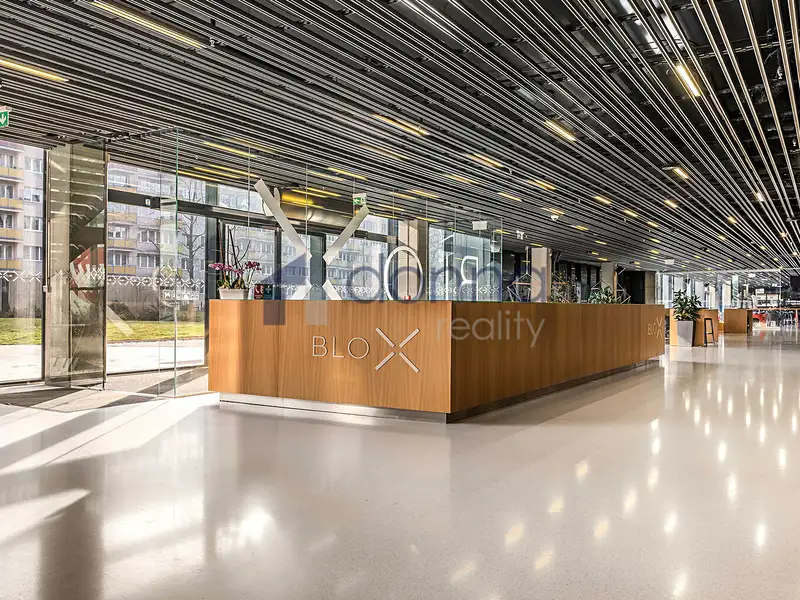 Pronájem kanceláře 633 m², Praha – náhled fotky 1
