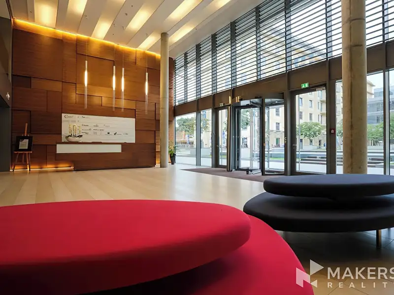 Pronájem kanceláře 653 m², Praha – náhled fotky 2