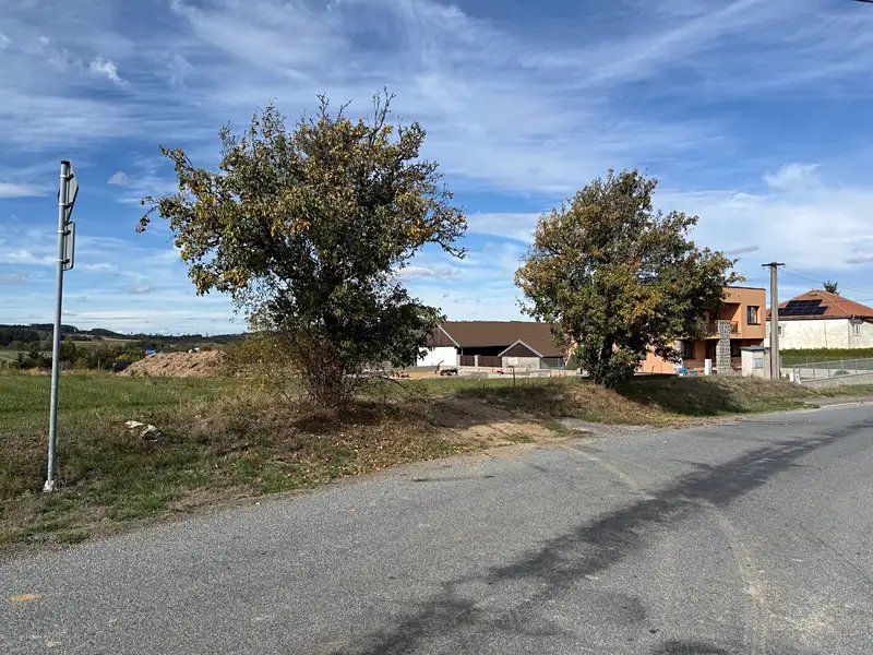 Prodej stavebního pozemku 800 m², Záblatí – náhled fotky 2