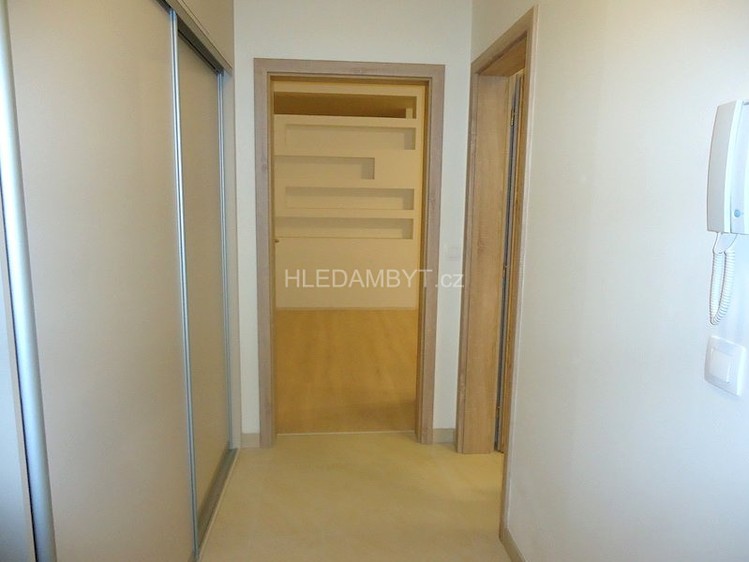Квартира 1+kk в оренду, 42 м² (7 з 11)