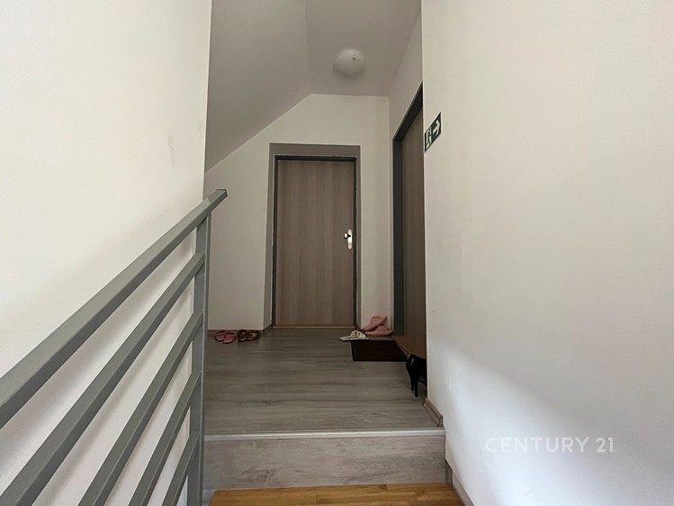 Pronájem bytu 1+kk, 38 m² (6 z 7)