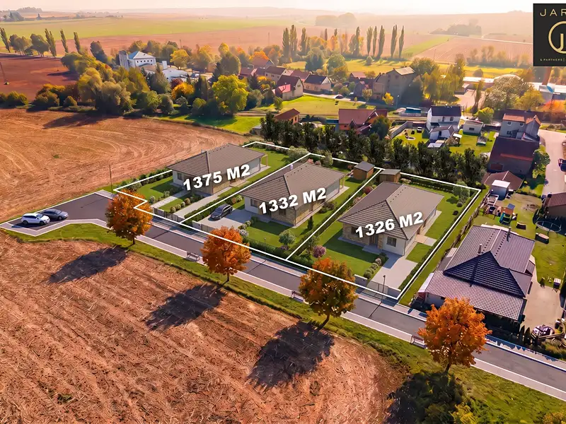 Prodej stavebního pozemku 1326 m², Kněževes – náhled fotky 1
