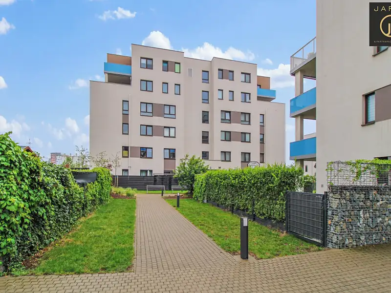 Pronájem bytu 2+kk 58 m², Praha – náhled fotky 3