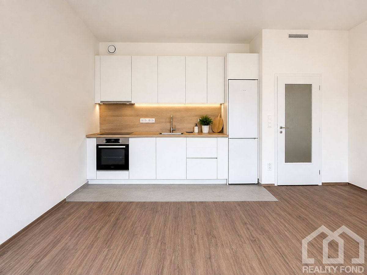 Prodej bytu 1+kk 31 m², Praha – fotka 1 z 3