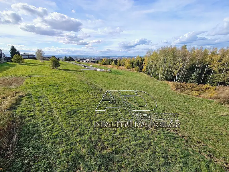 Prodej stavebního pozemku 550 m², Srubec – náhled fotky 2