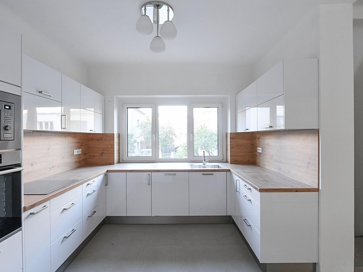 Pronájem domu, 100 m² (1 z 40)