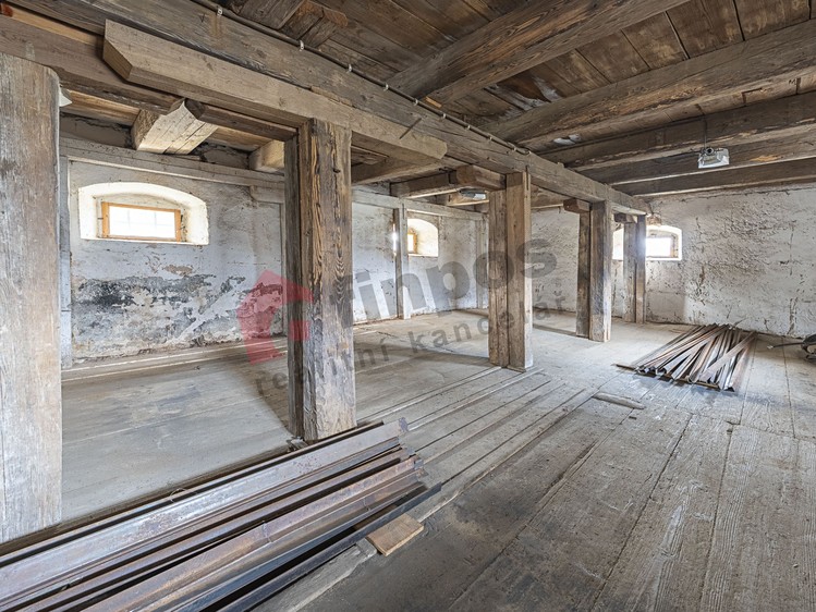 Prodej domu, 256 m² (2 z 15)