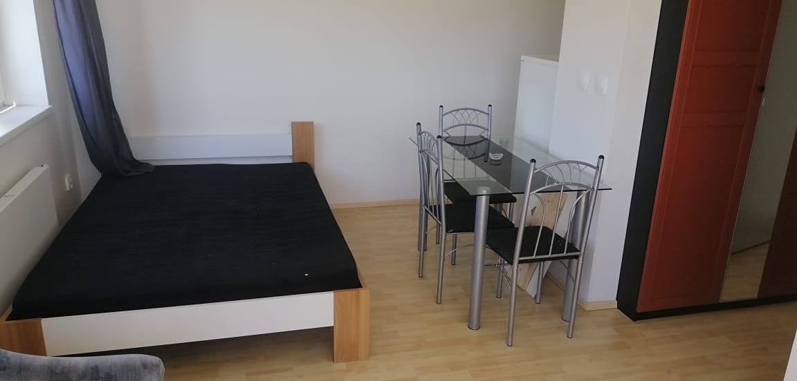 Pronájem bytu 1+kk 24 m², Praha – fotka 1 z 3