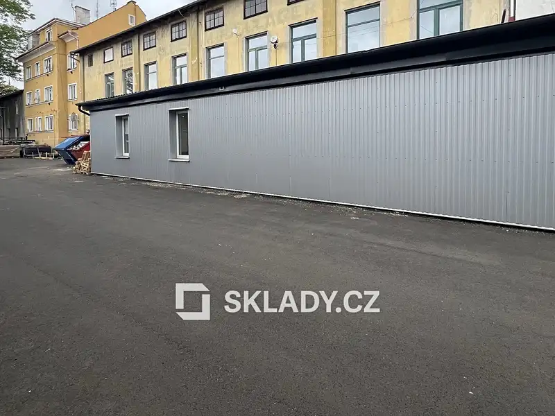 Pronájem skladového prostoru 400 m², Cheb – náhled fotky 1