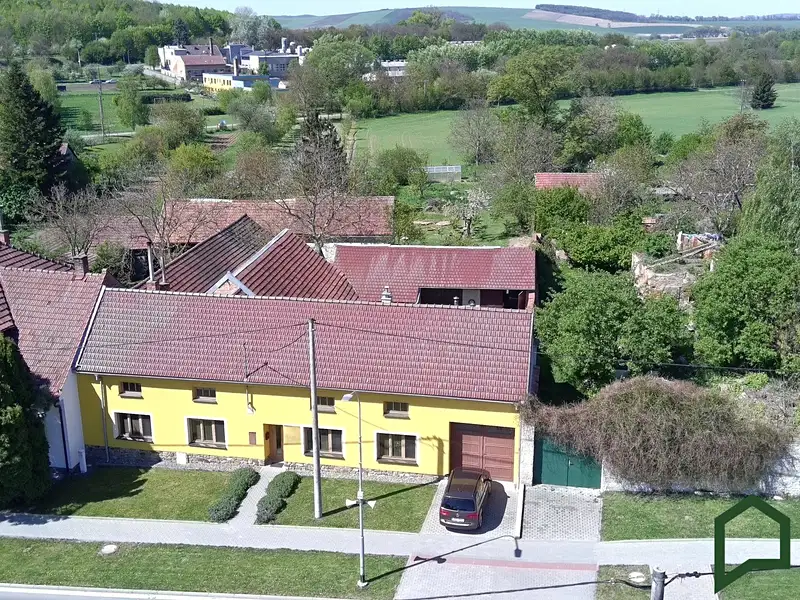 Prodej rodinného domu 200 m², pozemek 3560 m², Kozlany – náhled fotky 1