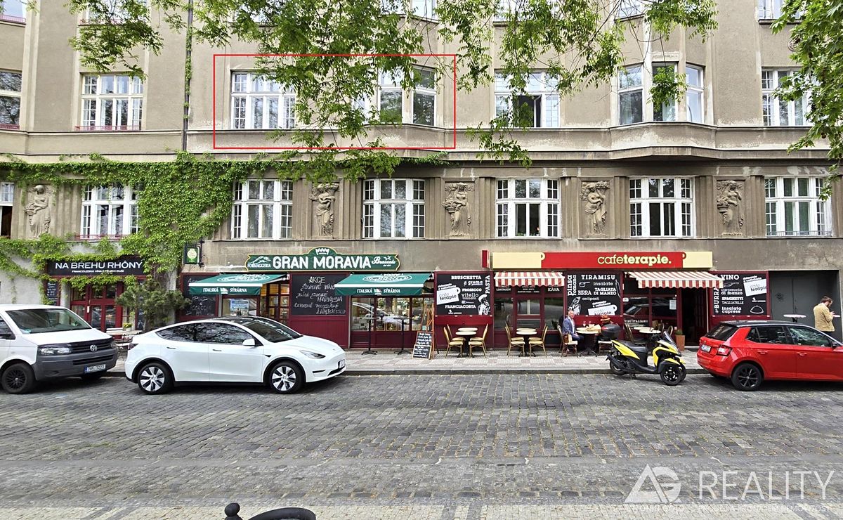 Pronájem bytu 4+kk 106 m²