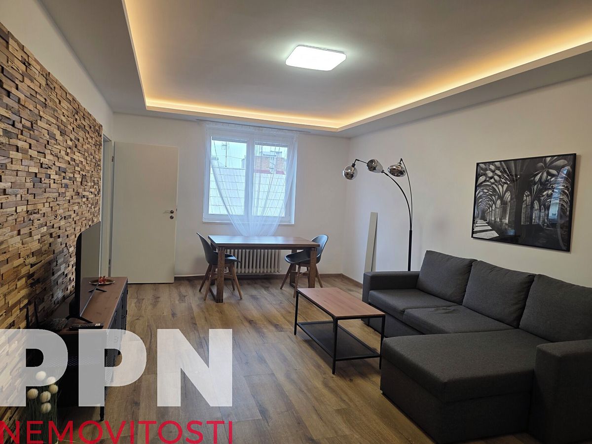 Pronájem bytu 2+kk 48 m², Praha – fotka 1 z 3