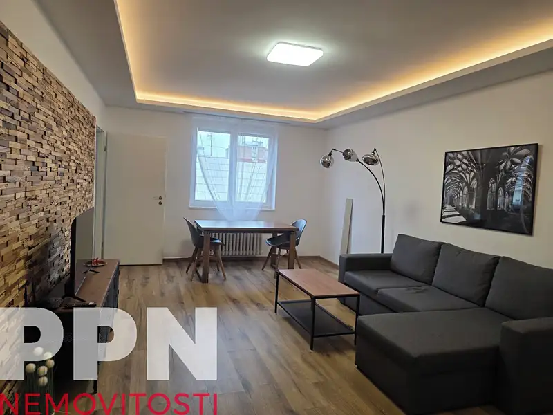 Pronájem bytu 2+kk 48 m², Praha – náhled fotky 1