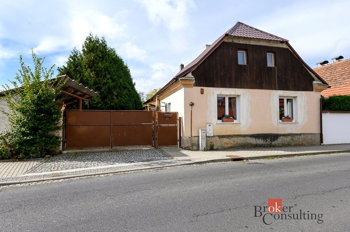 Prodej rodinného domu 230 m², pozemek 723 m², Dolní Lukavice – fotka 1 z 3