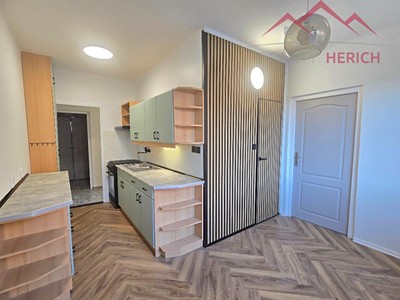 Pronájem bytu 3+1, 67 m² (2 z 21)