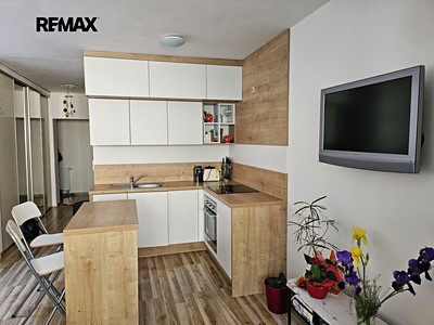 Квартира 1+kk в оренду, 40 м² (2 з 9)