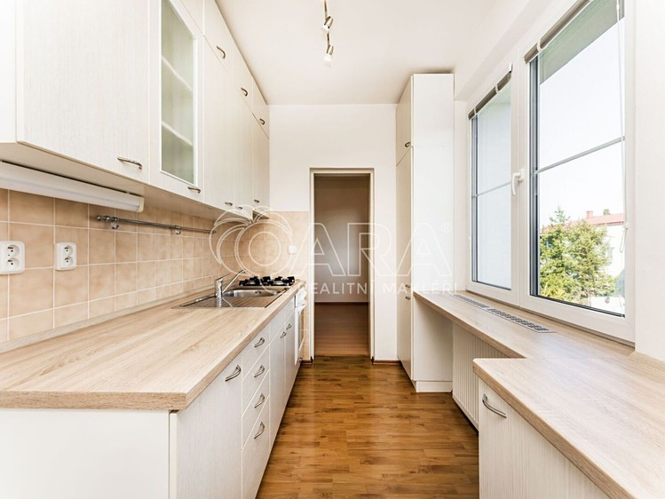 Pronájem bytu 2+1, 63 m² (2 z 9)