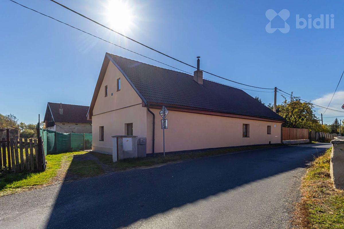 Prodej rodinného domu 130 m², pozemek 484 m², Horčápsko – fotka 1 z 3
